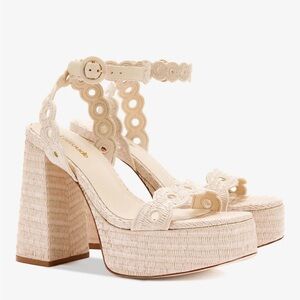 NWT Larroude Dolly Broderie Beach Platform Sandal 7.5